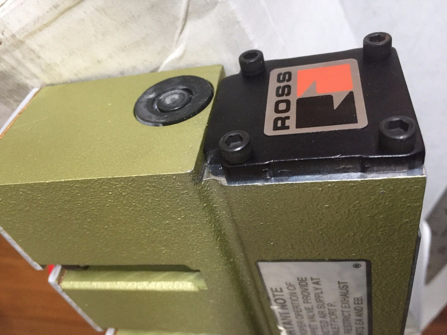 New Ross Controls 8476C3322,Bar 2-10 24Vdc Pneumatic Solenoid Manifold Valve ,By