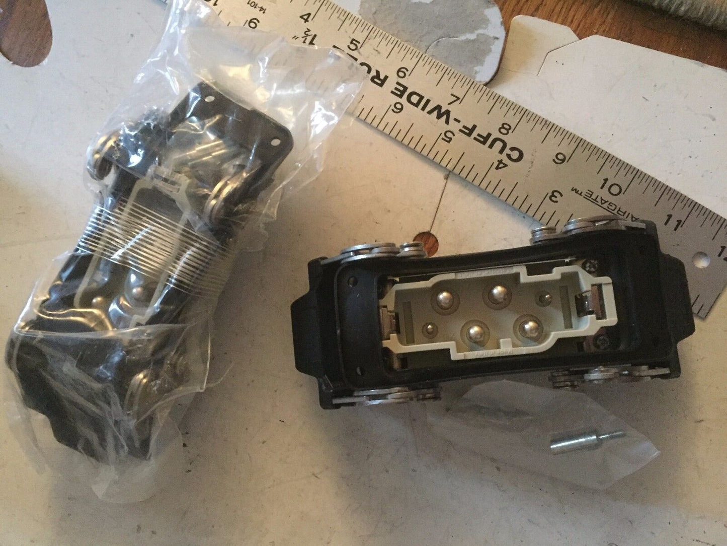 New Lot 2 Amphenol 23704,6 Pole Electrical Connector Ilme, P25073 Kirby Risk,Aa