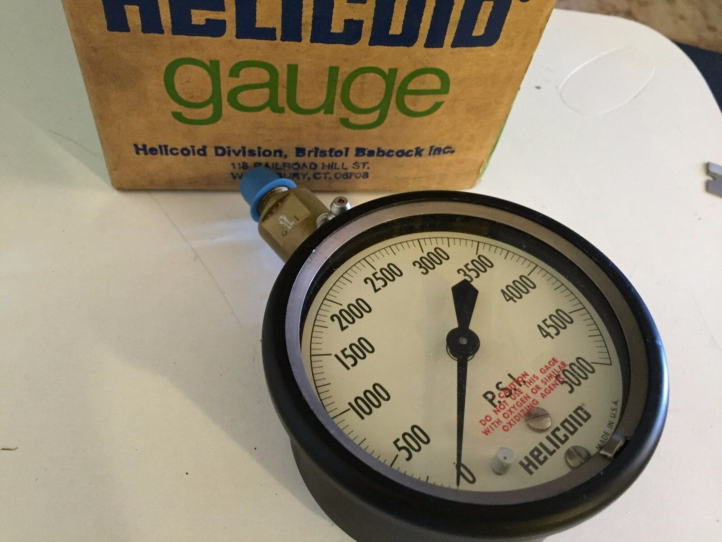 New Helicoid 2312 Gage 5000Psi,3 1/2" Pressure Gauge 0-5000 Psi Bottom 1/4",An