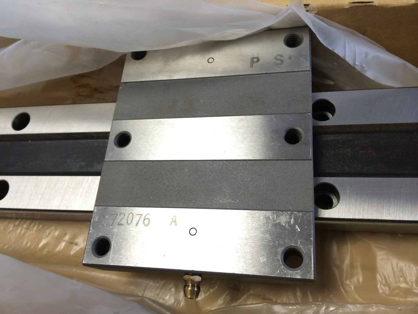 New Iko Lwhd 15 C2 R360 B H S2 Linear Roller Bearing,Size 15,360Mm,72076 A,Bn