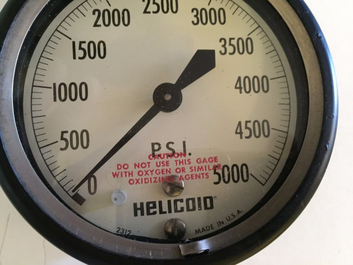 New Helicoid 2312 Gage 5000Psi,3 1/2" Pressure Gauge 0-5000 Psi Bottom 1/4",An