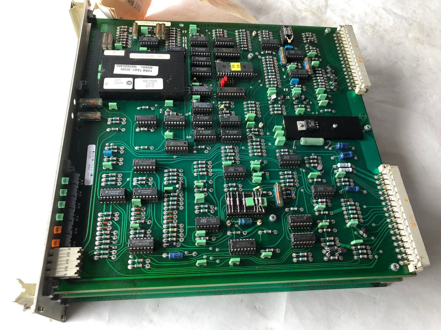 Allen Bradley 300 Vdc,26.36.015.11,300Vdc,1865Sd64ra Servo,26.36.16 M5,Cf