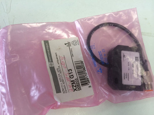 New Telemecanique Xzm G13 008203, Xzs Ca ,Fc
