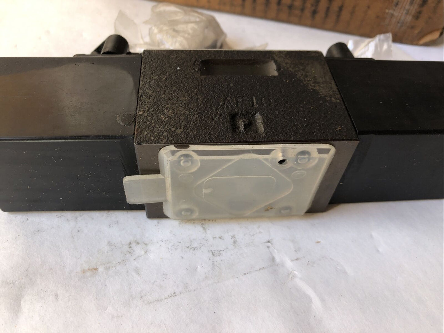New Continental Hydraulics Vsd03m-2A-G-42L-B Directional Valve,1006161,24 V,Fi