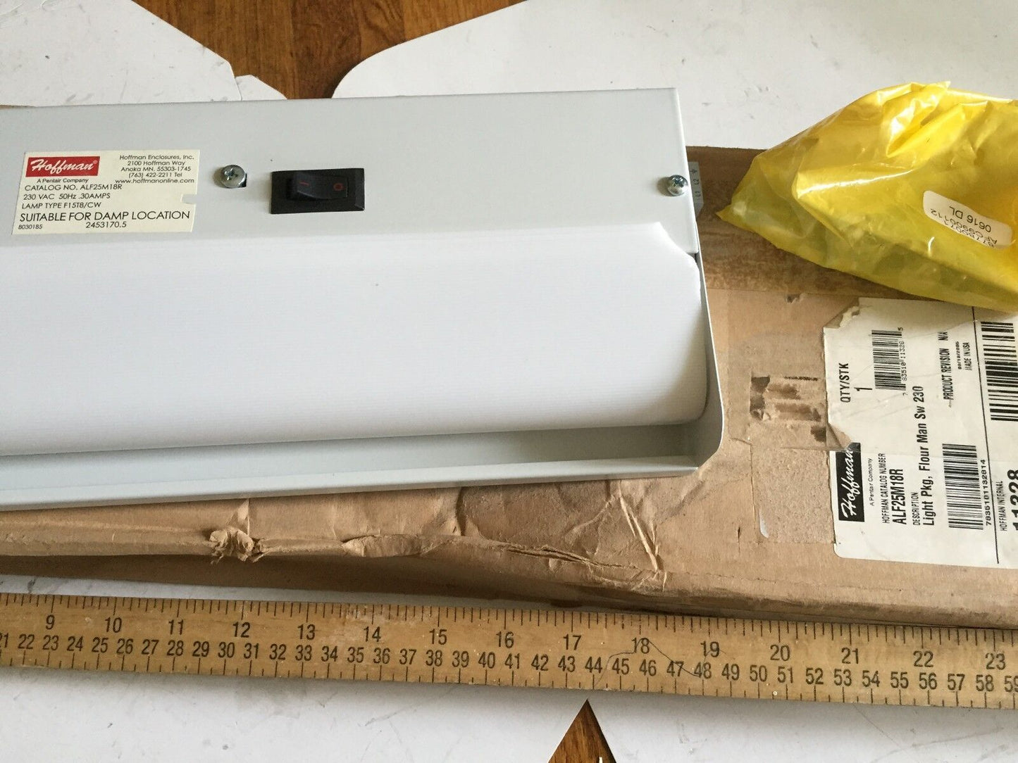 New Lot 2 Hoffman Alf25m18r,230V .30Amps,F15t8/Cw Suitable For Dampt Location,Dl