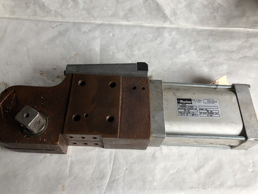 New Destaco 82G6n-631C905-008180A Clamp,Parker P82g63-3100U,  85Mm Stroke,Ad
