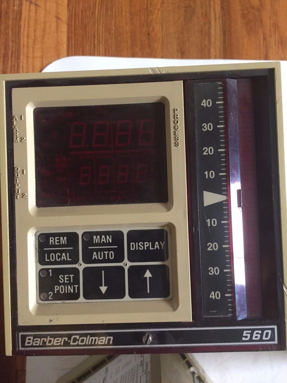 Barber-Colman 561A-02030-330-0-00,560 Temperature Controller 0-2000F,Ec