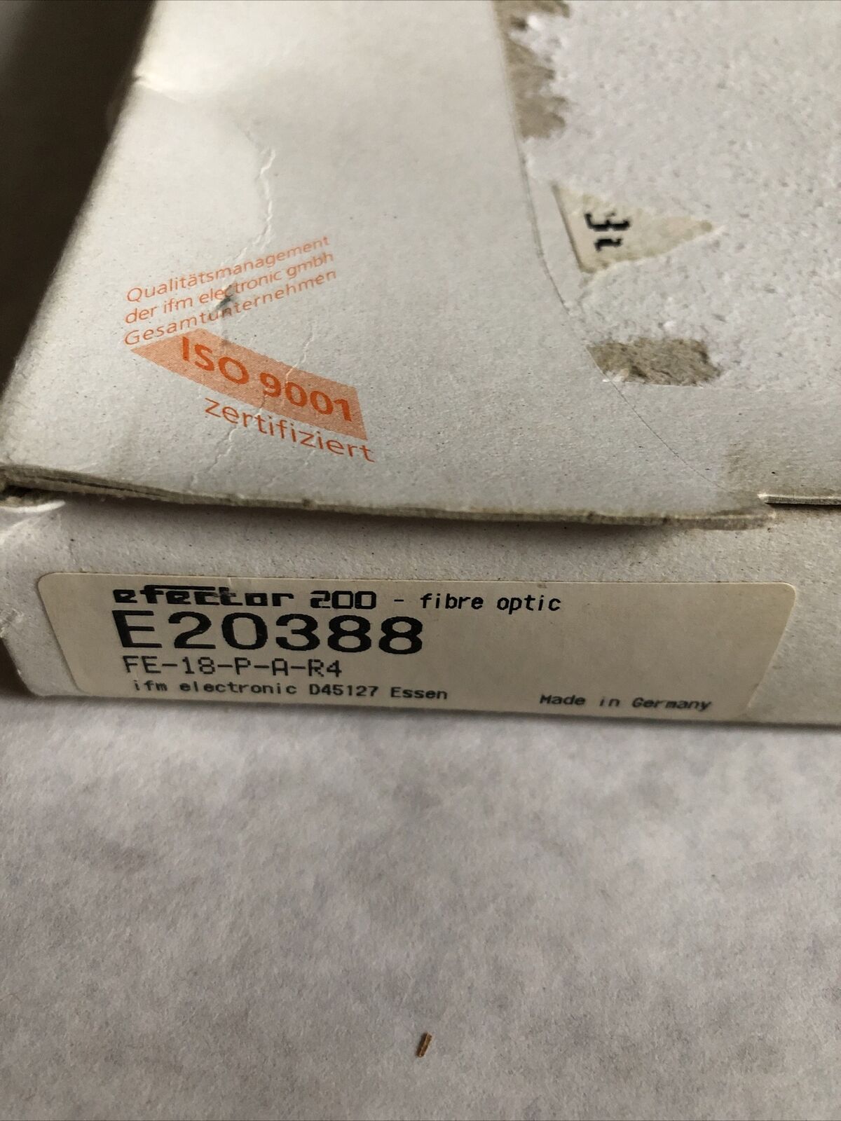 New Efector E20388, Fe-18-P-A-R4 Fiberoptic Sensor,Dg