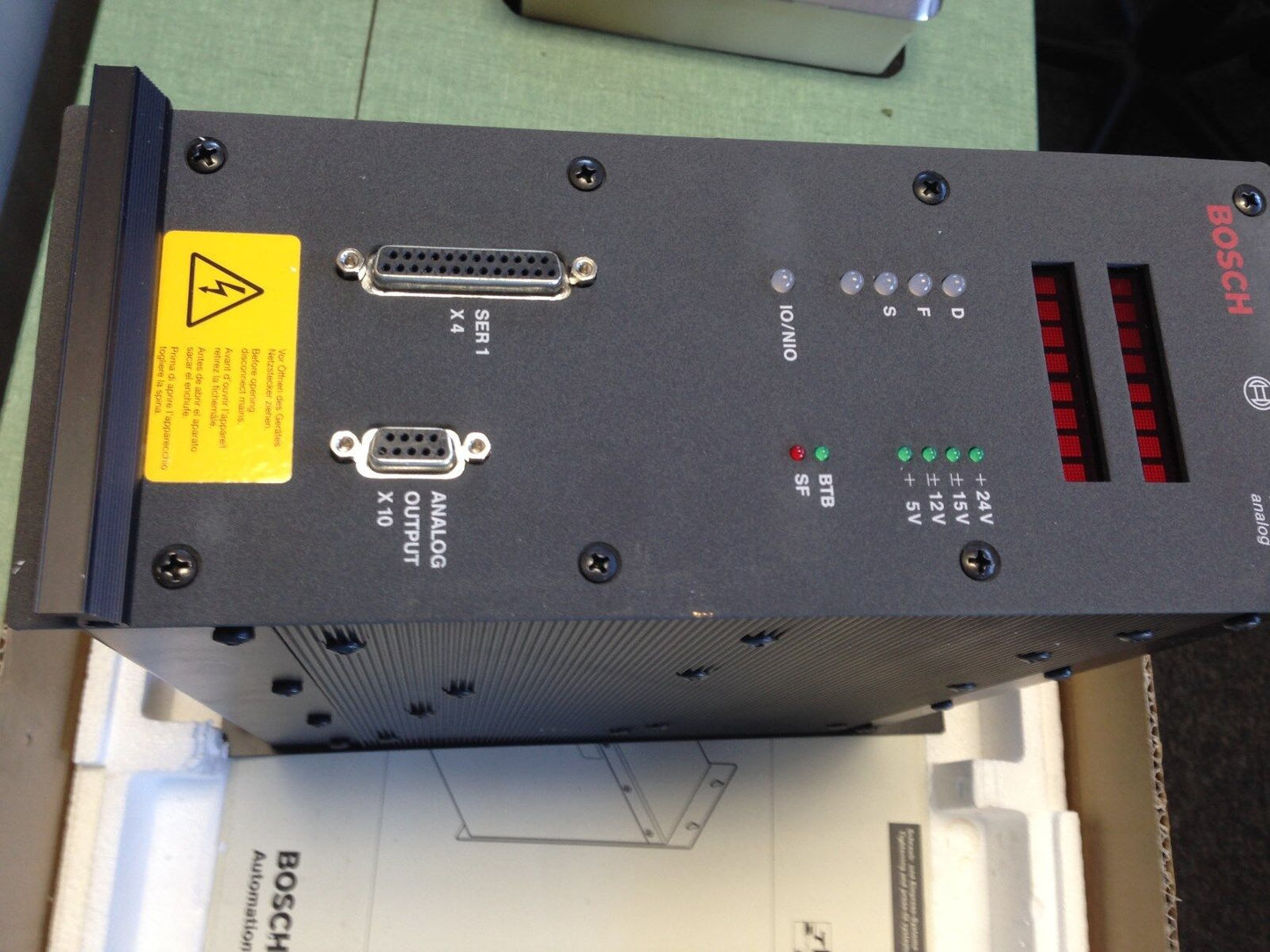 New Bosch 0 608 830 093,Pe 100 Analog Controller,110/220Vac,50/60Hz,0.3A,Av