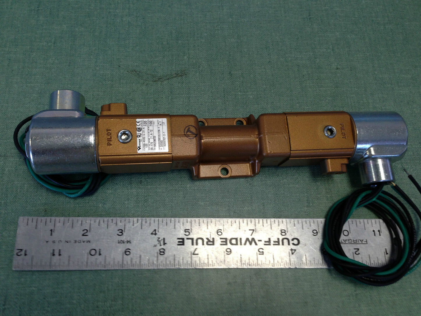 New  Versa Vgg-4332-G-31-A120 Pneumatic Solenoid Valve 120Vac,Te