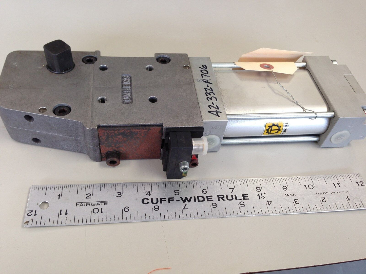 Tunkers Ku 50 V A033 T12 Npt Pneumatic Power Clamp,130* Rotation,Ni2-Q9,Tn