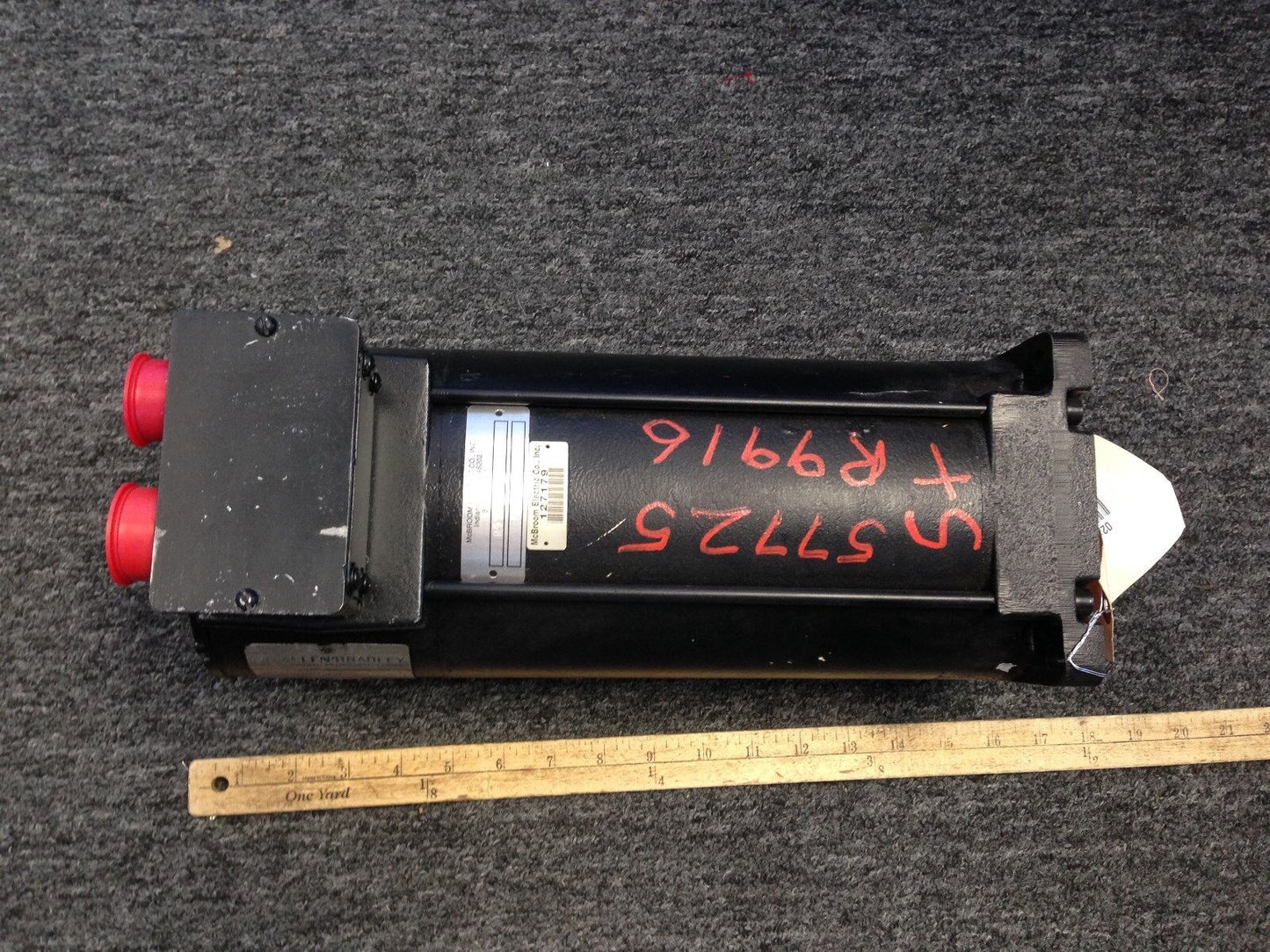 Allen Bradley 1326Ab-B2e-11-3396C,1326 Ac Servo Motor,230V,3Ph 126874 1326,Aq